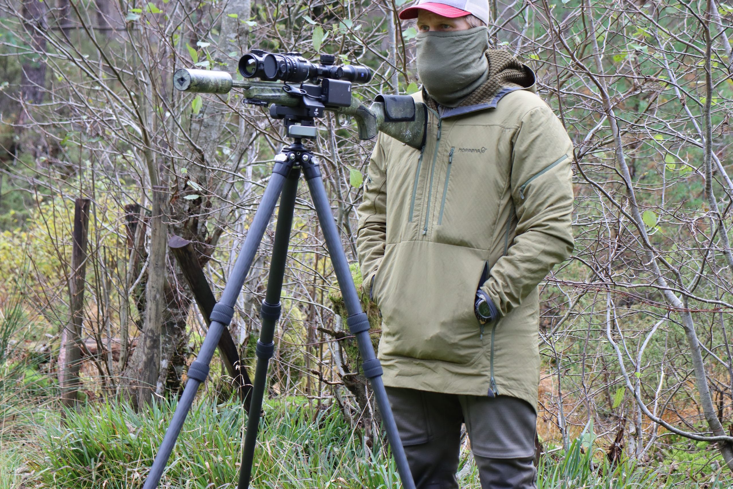 Leofoto SA-324C Carbon Fiber Tripod with MA-30L Ball Head