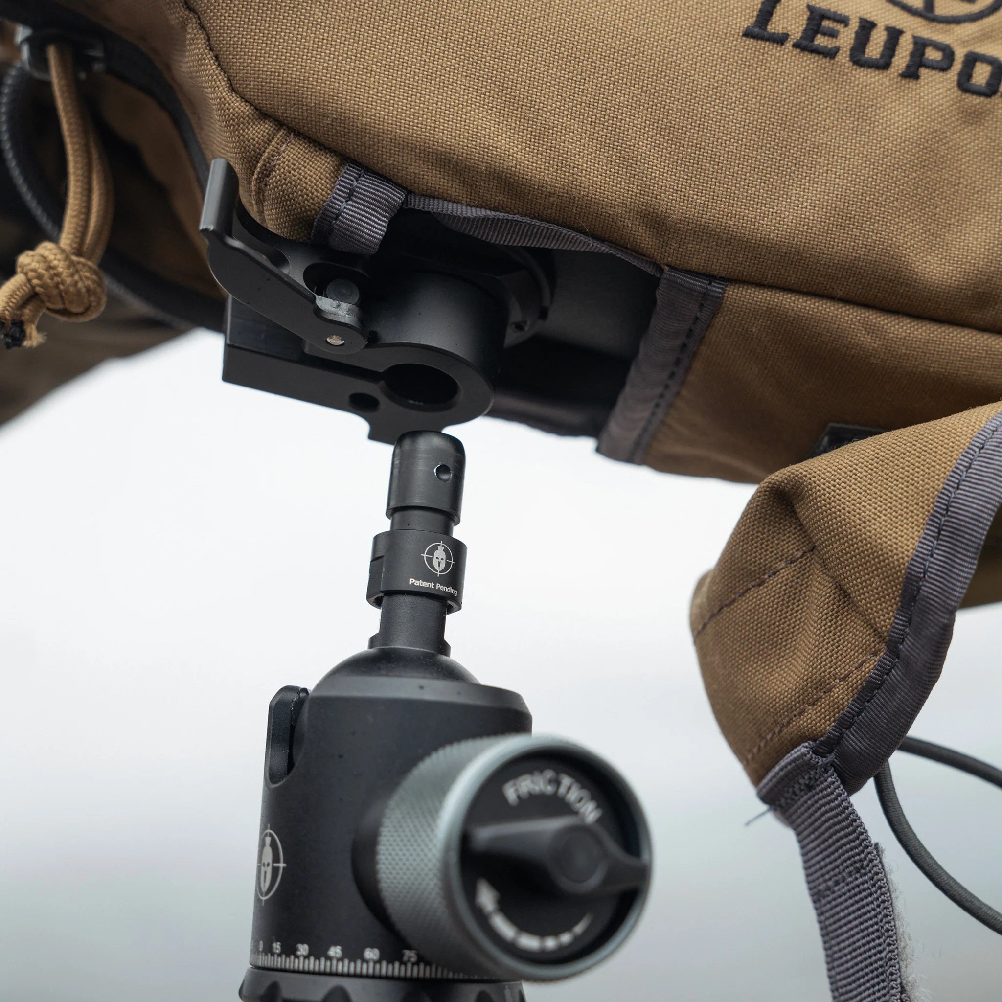 Адаптер для важкої оптики та вуглецевий стрижень